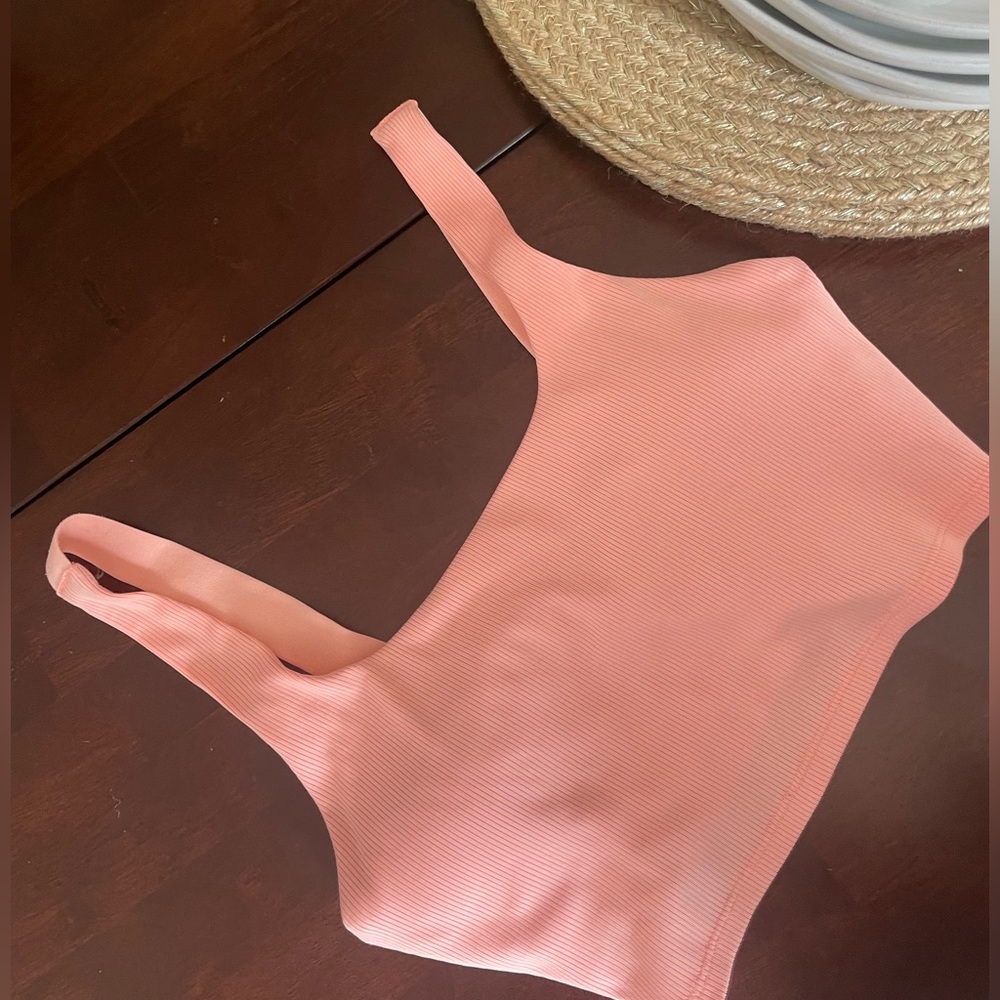 GapFit Sports Bra